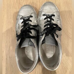 Golden Goose Silver and Black Sneakers Modern Athletic Design